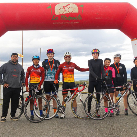 Se disputó en Tolhuin la carrera de ciclismo rumbo a Araucanía