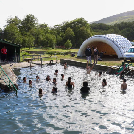 Continúan las salidas educativas y recreativas a las Termas del Río Valdez