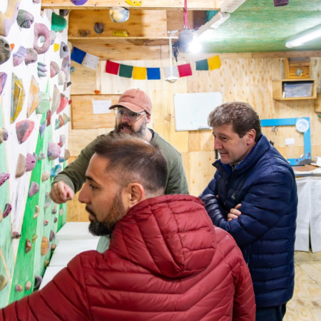 Melella visitó la sede del Club Andino Río Grande