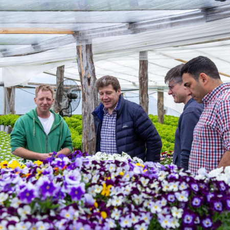 "Son un ejemplo de ingenio y trabajo", afirmó Melella tras visitar el emprendimiento Verdenova en Tolhuin