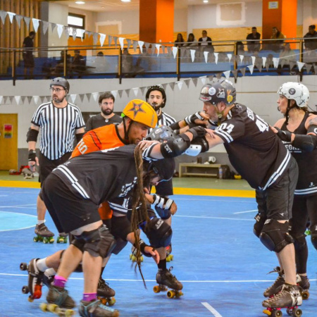 Más de 100 patinadores participaron del Torneo Finisterre de Roller Derby