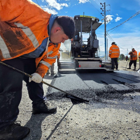 La Municipalidad de Ushuaia avanza con la pavimentación de 12 de Octubre