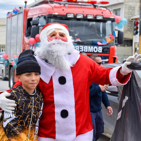 Tierra del Fuego celebra las fiestas con un recorrido especial de Papá Noel por los barrios de la provincia