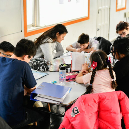 Más de 650 estudiantes recibieron acompañamiento educativo