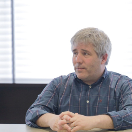 En un contexto fiscal complejo, la provincia sostiene programas y garantiza una transición ordenada en economía