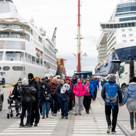 El Puerto de Ushuaia vive tres días de intensa actividad con 21 movimientos de embarcaciones