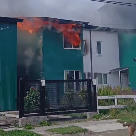 Incendio afectó seriamente una vivienda aunque evitó daños mayores en inmuebles dinderos