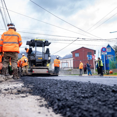 Avanza la repavimentación en la calle Gobernador Paz