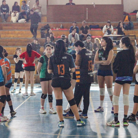 Exitosa primera jornada de capacitación de talentos de vóley en Tolhuin de cara los Juegos EPADE 2026