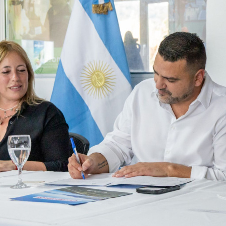 La Municipalidad entregó actas de intención y resguardo a más de 100 familias de las fuerzas