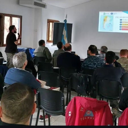 Defensa Civil de Ushuaia invita a las instituciones a participar de formaciones en prevención sísmica y primeros auxilios