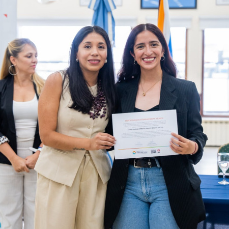 Gobierno y FUPE entregaron certificados de otorgamiento de becas para profesorados con perspectiva en Derechos Humanos