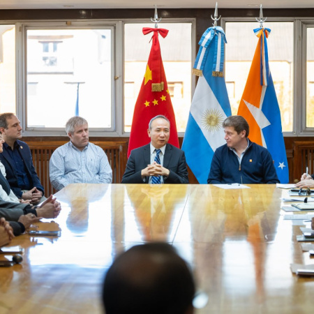 "Ya tenemos inversiones concretas de China y vendrán muchas más", aseguró el Gobernador