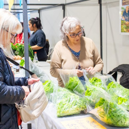 Gran convocatoria en la 1° edición de la Feria de "Productores del Fin del Mundo"