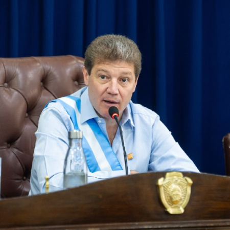 Melella envió el paquete de leyes "impulso fueguino" que incluye educación, ciberseguridad y financiamiento para el estado