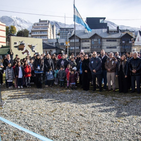 Ushuaia: Veteranos de Guerra inauguraron la carpa en la Plaza Malvinas