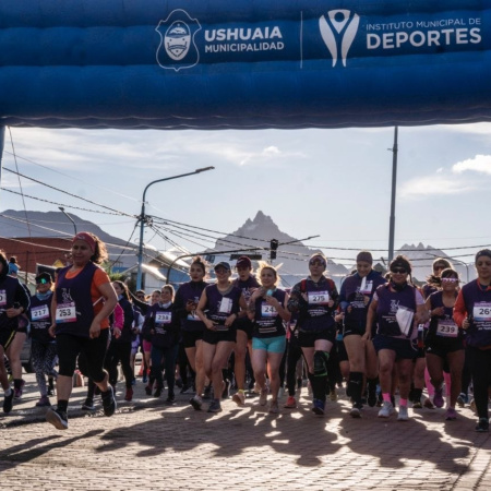 Más de 230 personas participaron de "Corremos por ellas, por nosotras, por todas"