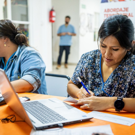 Más de 500 vecinos accedieron a servicios del estado en una jornada territorial