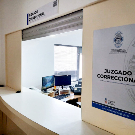 Condenan a un hombre por amenazar a su ex pareja con un cuchillo 