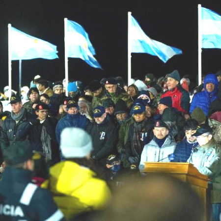Río Grande vivió una Vigilia histórica por Malvinas con miles de vecinos y un fuerte mensaje político de soberanía