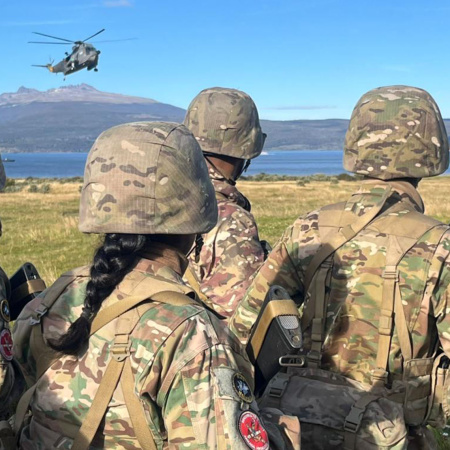 Adiestramiento naval integrado en las costas del Canal Beagle