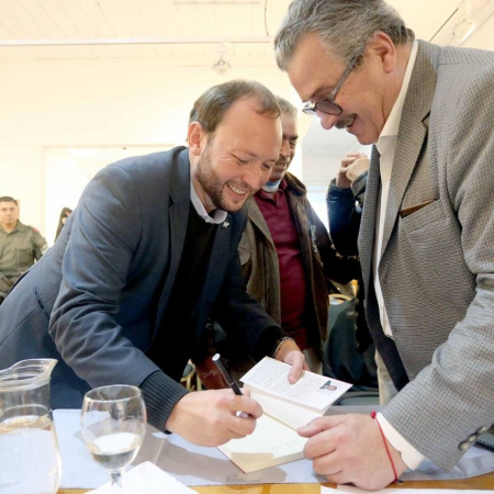 Presentación del libro "Malvinas, testimonios de veteranos de guerra, política exterior Argentina y viajes las islas"
