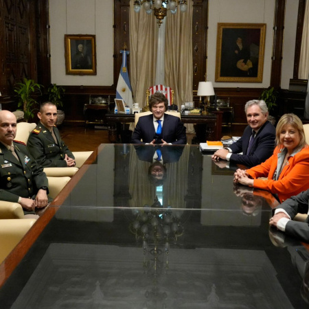 Javier Milei recibió al gendarme Nahuel Gallo en Casa Rosada