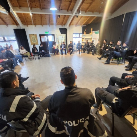 Capacitación en Tolhuin para mejorar la respuesta ante casos de violencia doméstica 