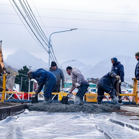 Funcionarios recorrieron avances de la obra Paseo Costero 1 en avenida Perito Moreno
