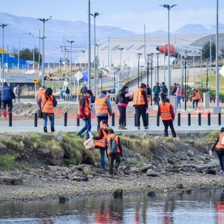 La Municipalidad y A Limpiar Ushuaia realizaron una jornada de limpieza comunitaria