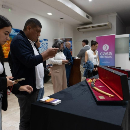 Pallarols presentó su obra en la Casa Ushuaia y convocó a numeroso público en Buenos Aires