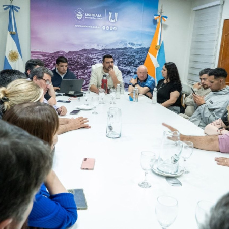 Municipales firmaron acuerdo salarial con el intendente Vuoto