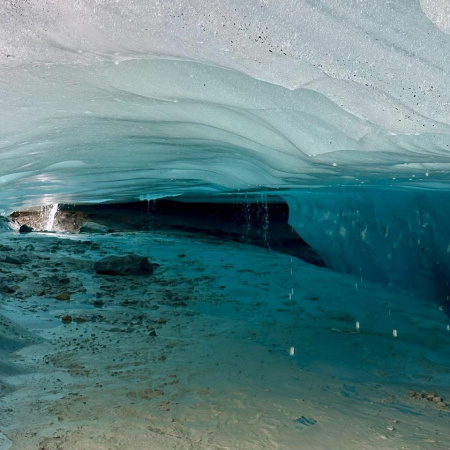 Glaciar Vincinguerra: Reiteran que está vigente la prohibición para ingresar a las cuevas de hielo
