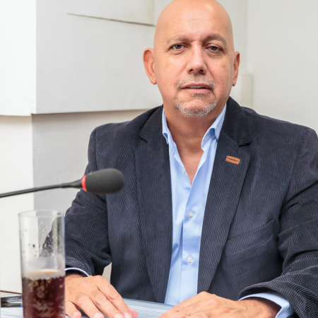 Villegas destacó la importancia institucional de investigar el radar