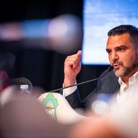 El intendente Vuoto emitió una carta abierta bajo el título: Ushuaia se defiende