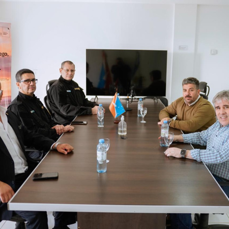 Gobierno acordó incremento salarial para la policía y el servicio penitenciario