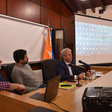 El juez Löffler brindó una charla sobre la provincialización y el concepto de provincia archipelágica