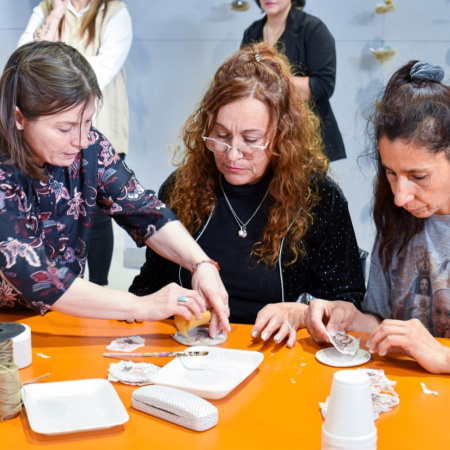 El "Bazar del Fuego" reunió emprendedores y a la comunidad en el Paseo del Muelle