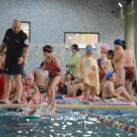 Gran convocatoria durante el encuentro de la Escuela Municipal de Natación
