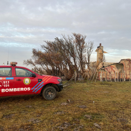 Desperfecto en paneles solares ocasionaron un incendio en un puesto rural 