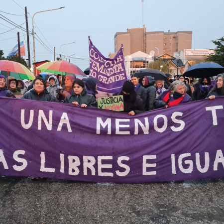 Río Grande: Fuerte reclamo de justicia en la marcha de "Ni Una Menos"
