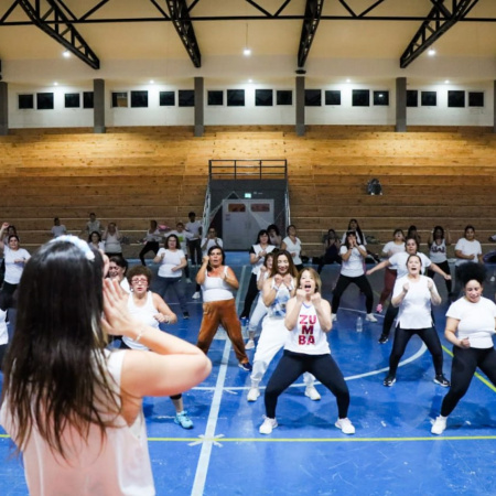 Exitosa jornada de Zumbathon "Invierno Fest" en el polideportivo María Auxiliadora