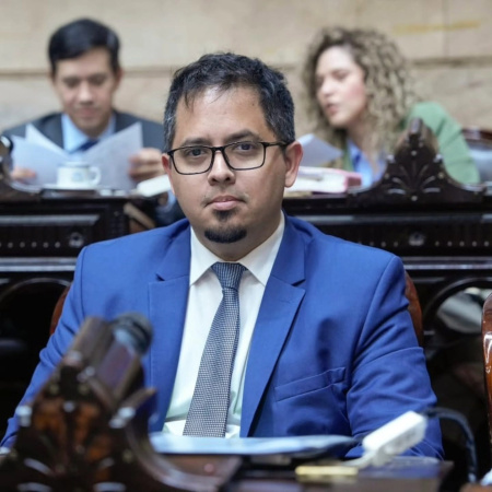 Santiago Pauli presentó un proyecto para fortalecer la formación universitaria en temas antárticos