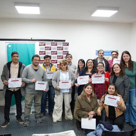 Economía social, comunidad y gestión: finalizó una propuesta universitaria en Tolhuin
