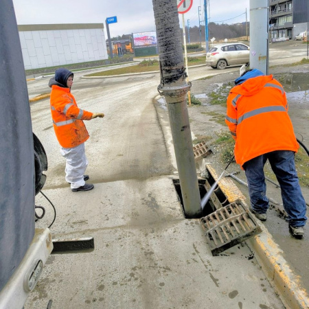 La Municipalidad realiza tareas de mantenimiento del sistema pluvial de la ciudad
