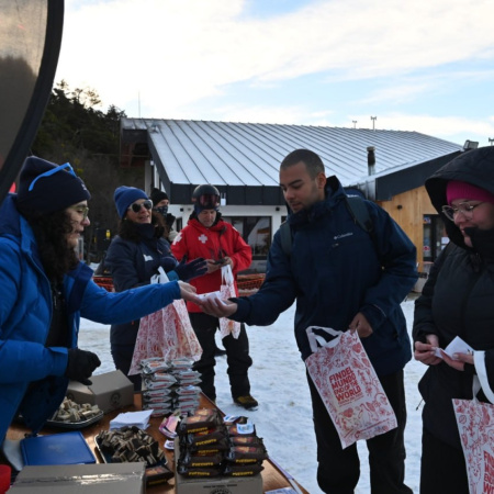 La Fiesta Nacional del Invierno reunió a residentes y turistas para celebrar el invierno