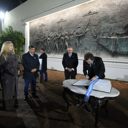 Milei junto a gobernadores: reafirmó el compromiso con el federalismo y la autonomía de las provincias