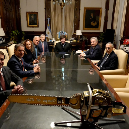 El presidente Javier Milei recibió a autoridades de Bayer