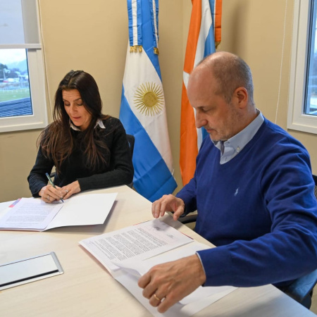 FOGADEF firma acuerdo con INFUETUR para impulsar el financiamiento del sector turístico fueguino