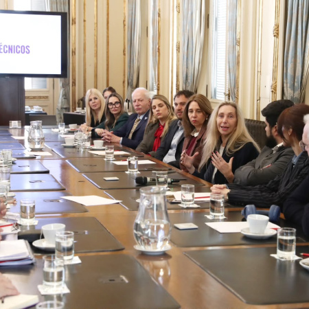 Karina Milei se reunió con bloques de legisladores porteños